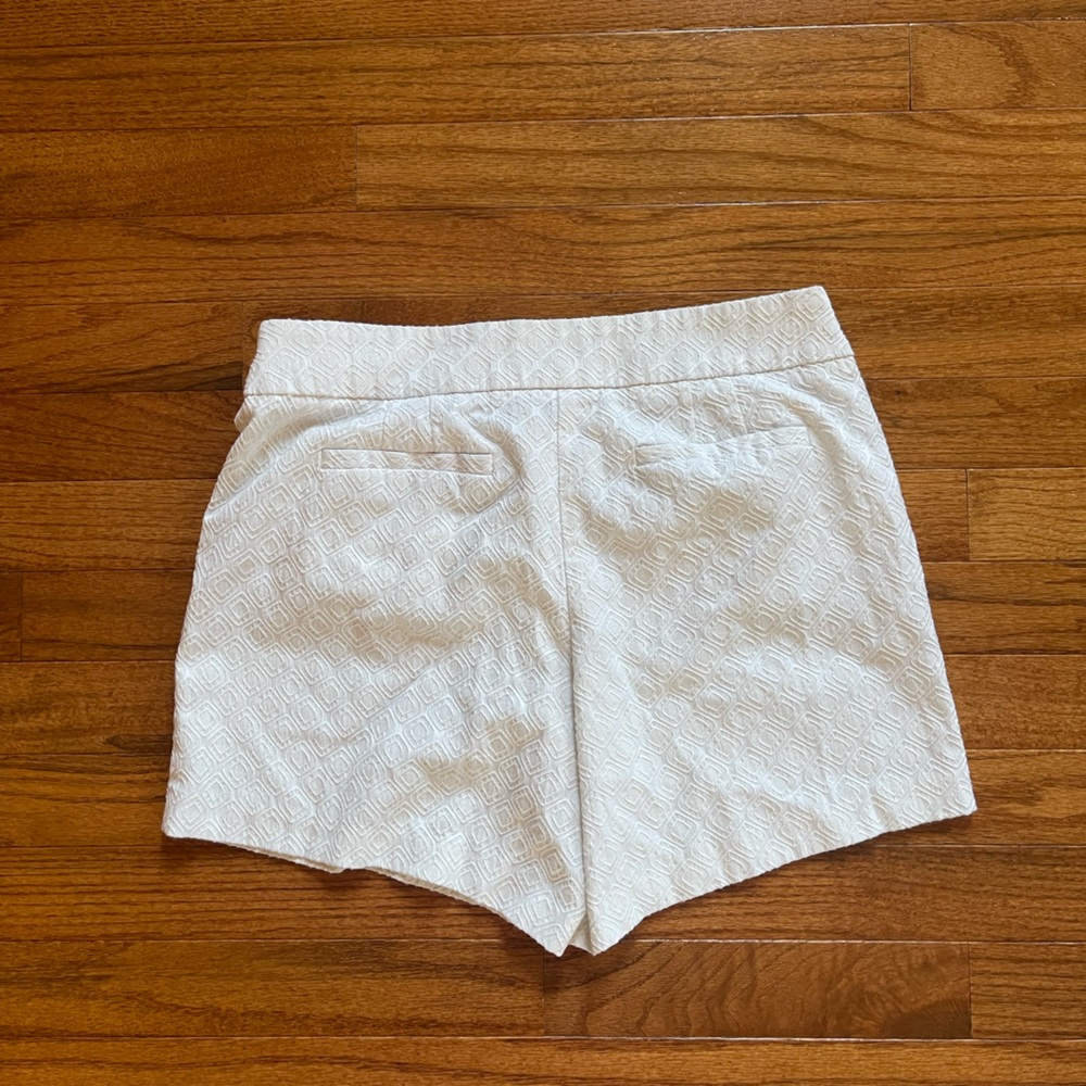 WHITE DRESS SHORTS - Picture 2 of 2